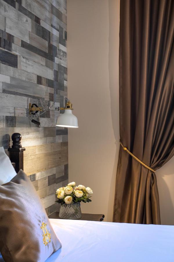 Hotel Antique - Free Private Parking