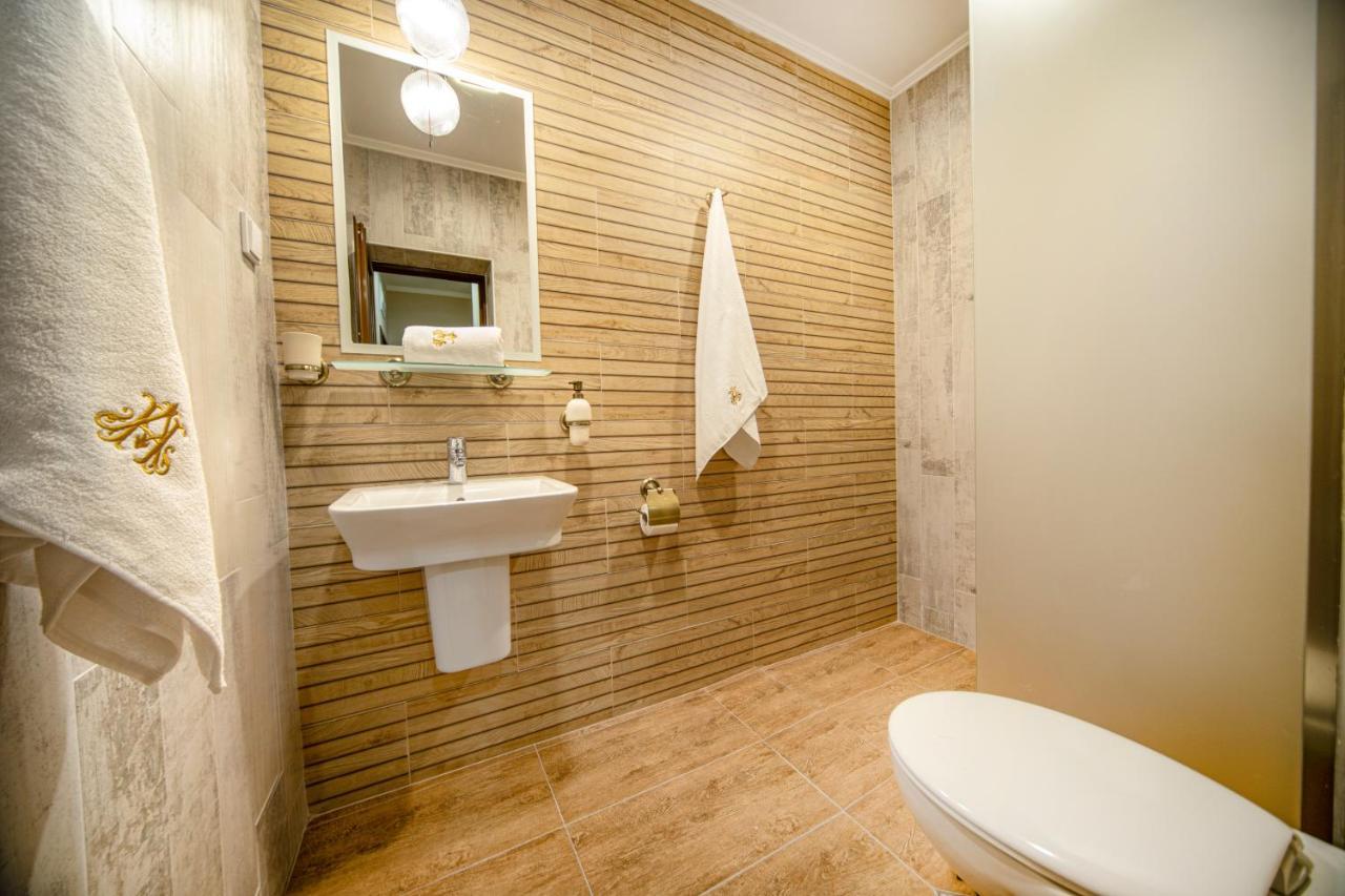 Antique - Free Private Parking Hotel
