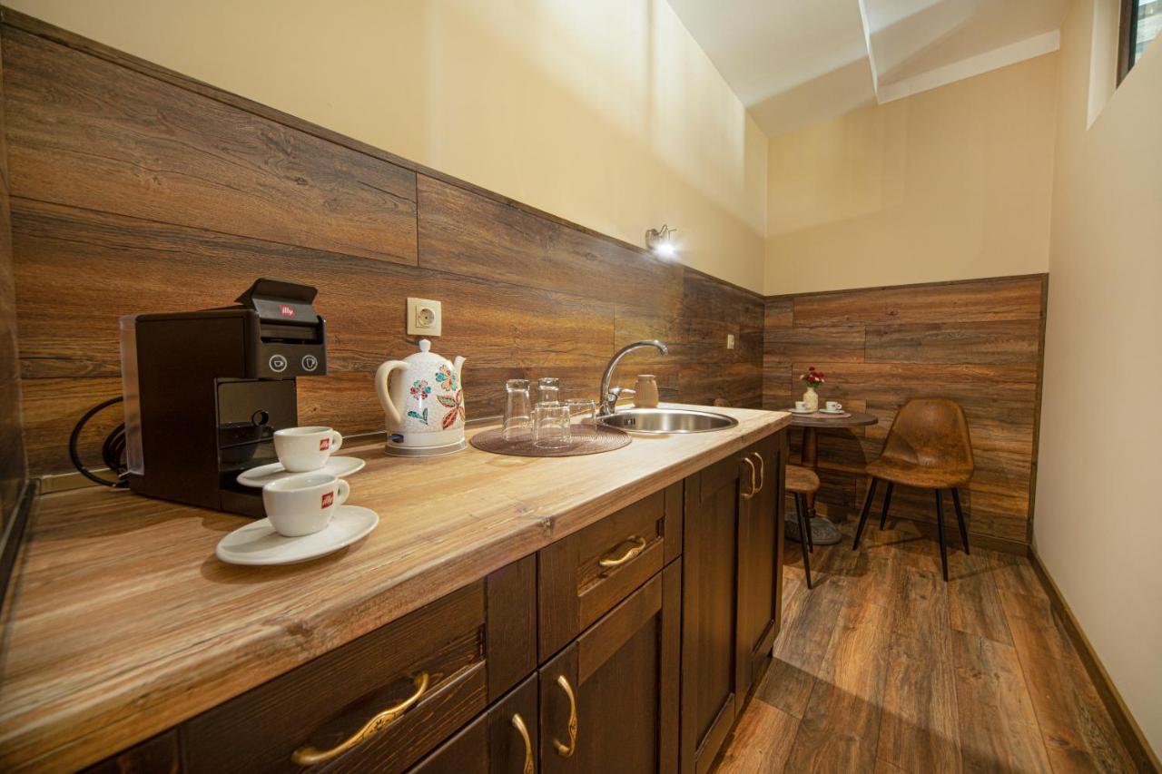 Antique - Free Private Parking Hotel 3*
